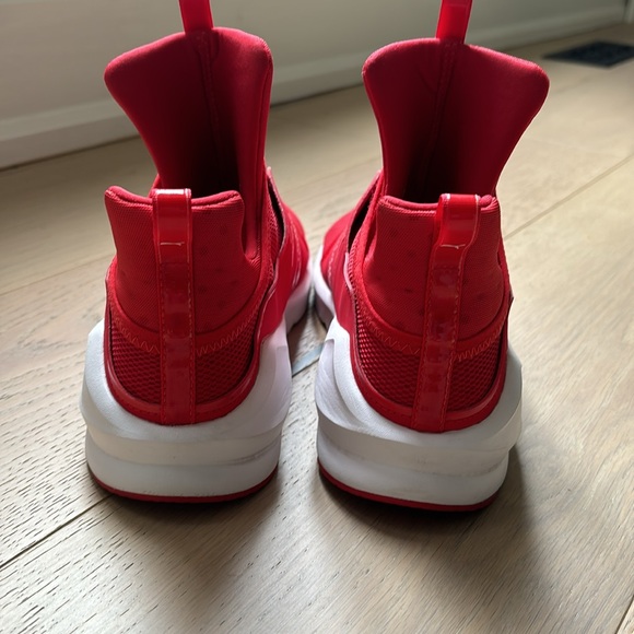Kylie Jenner Red Puma Running Shoes, Sneakers DS2016 - Picture 9 of 15